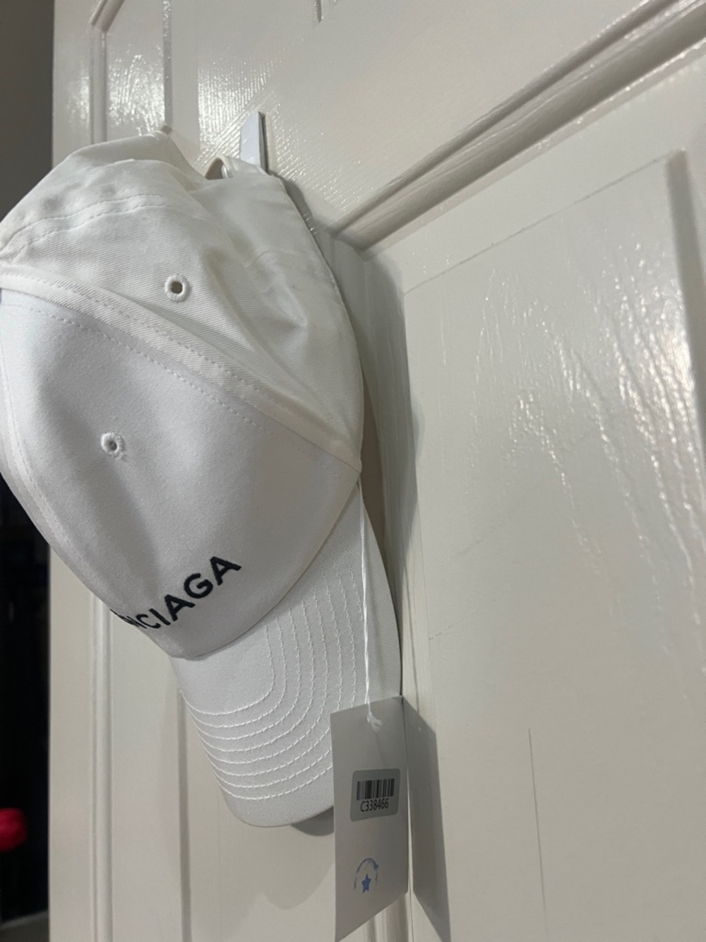 Balenciaga White Cap with Black Logo - Picture 7 of 9